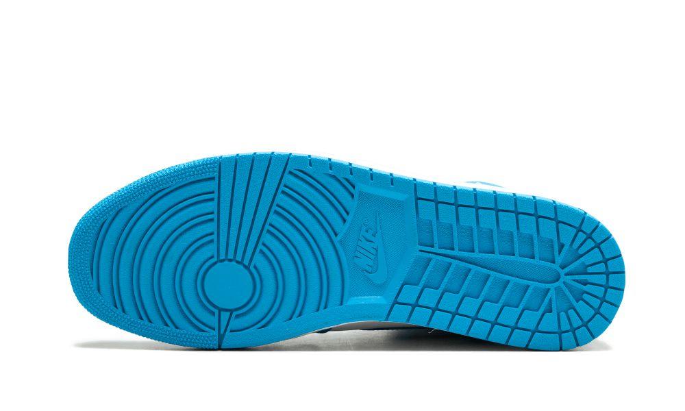 AIR JORDAN 1 RETRO "UNC"