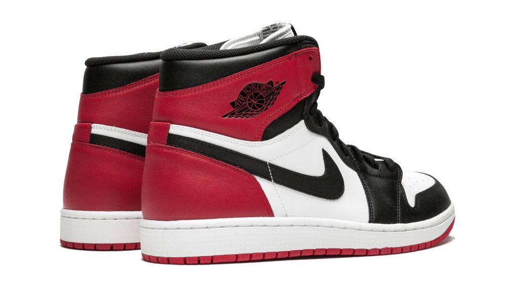 AIR JORDAN 1 RETRO HIGH OG "Black Toe"