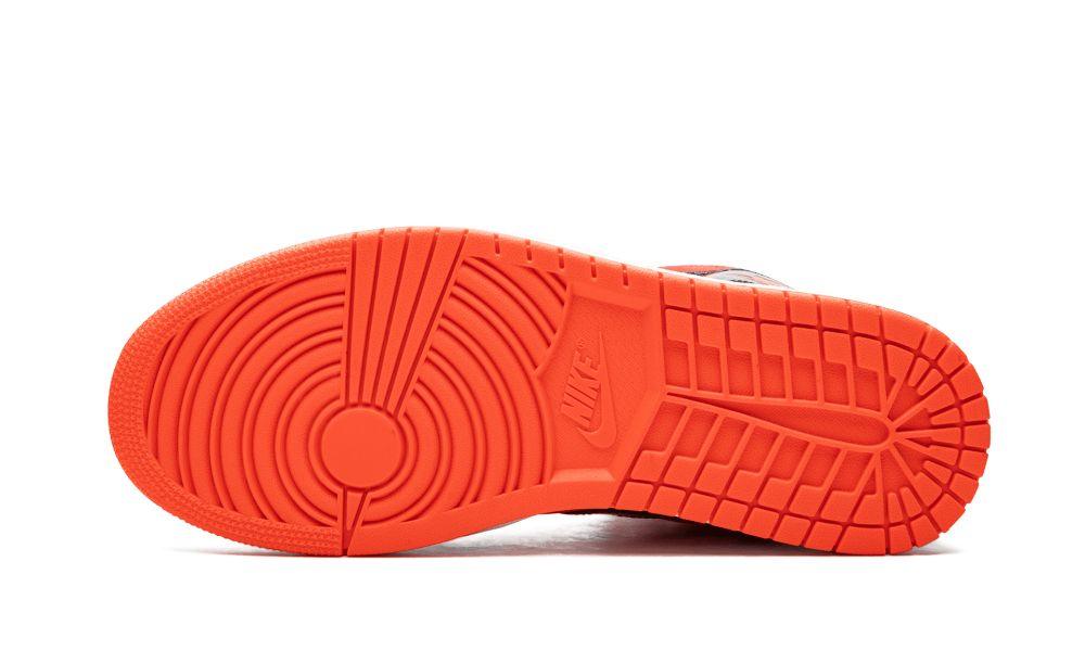 WMNS AIR JORDAN 1 MID "Hot Punch"