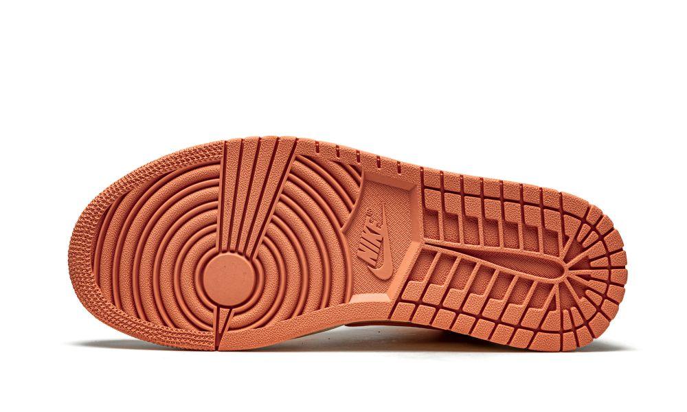 WMNS AIR JORDAN 1 MID "Apricot"