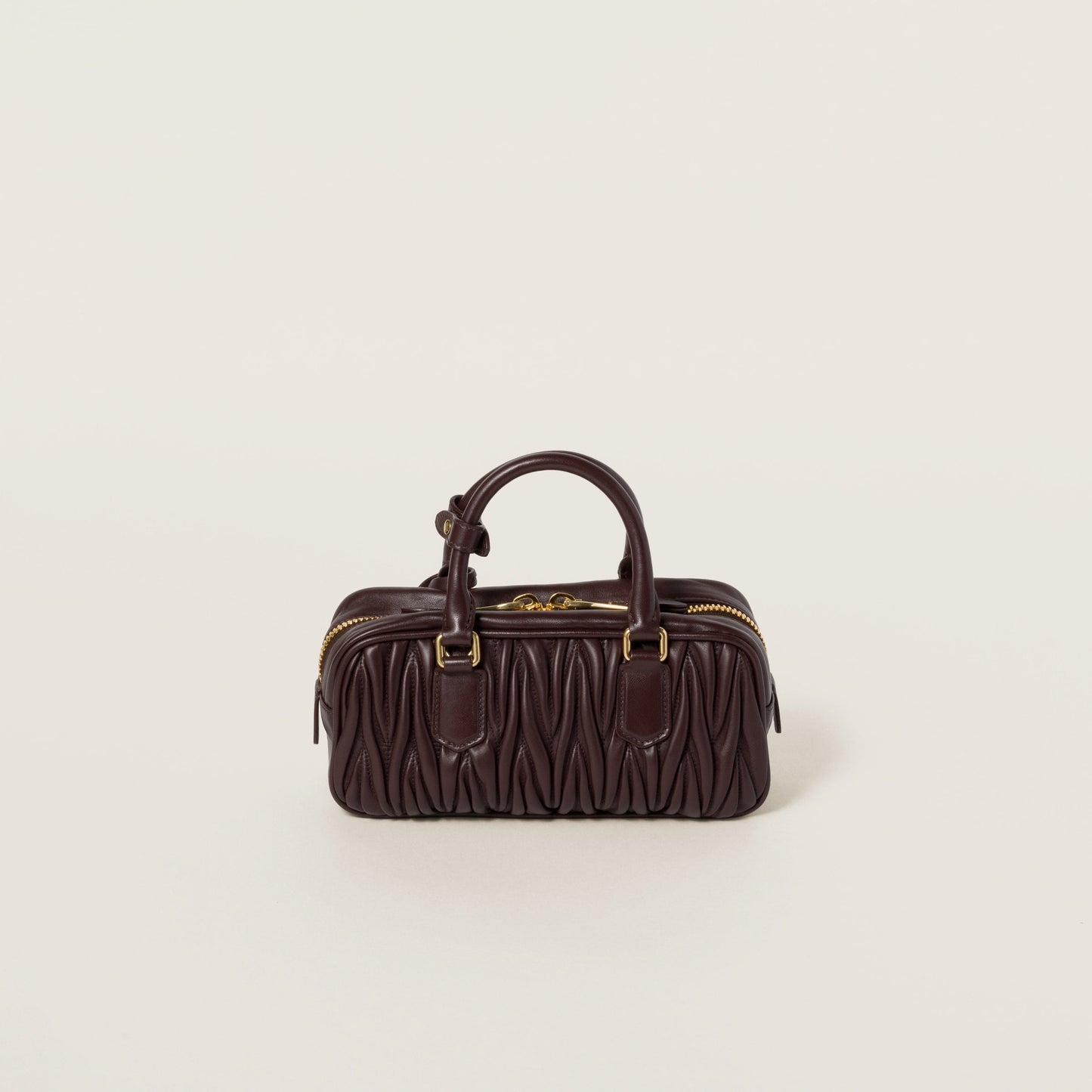 Sac Miu Miu Arcadie en cuir nappa matelassé - Vogue Maroc – Boutique digitale de mode de luxe