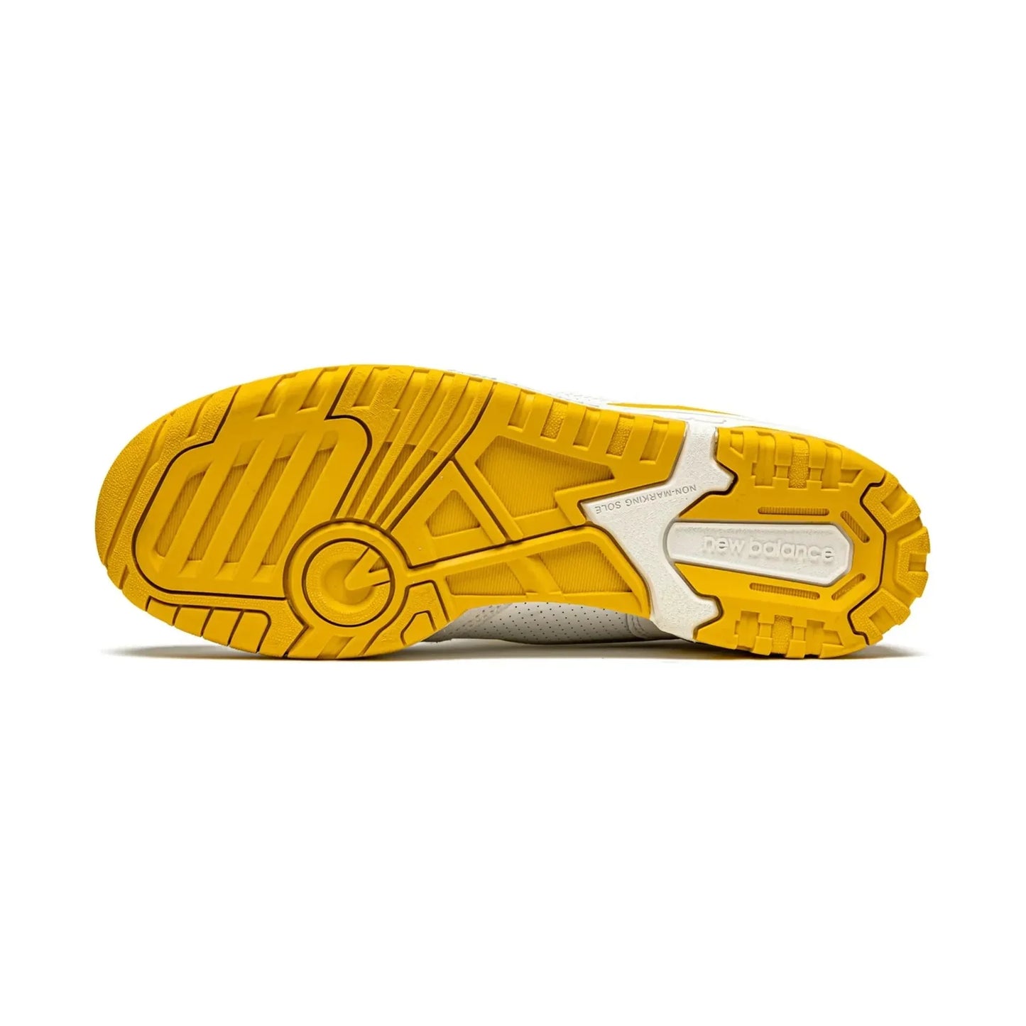 New Balance 550 "Sea Salt Varsity Gold" - Vogue Maroc – Boutique digitale de mode de luxe