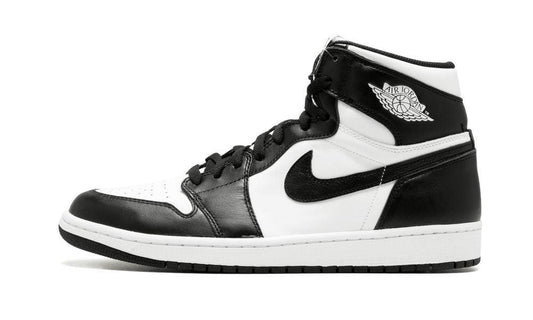 AIR JORDAN 1 RETRO HIGH OG "Black / White"