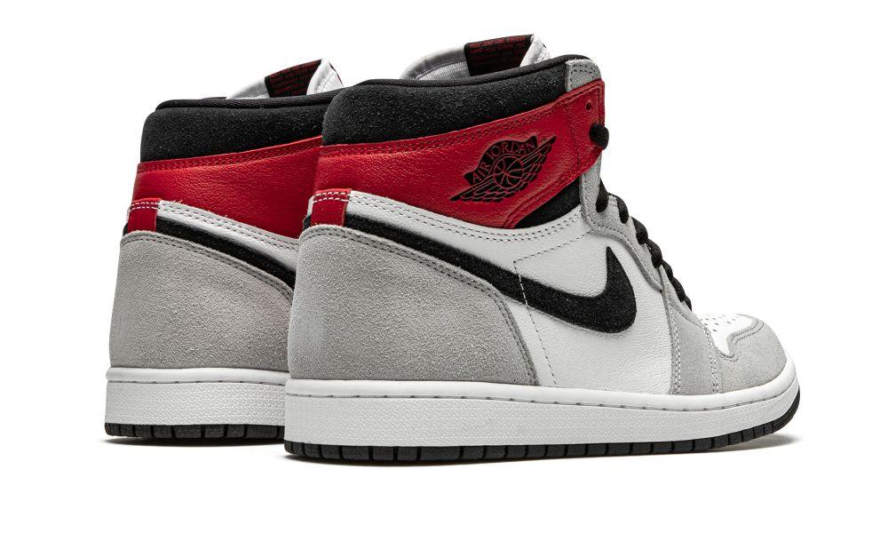AIR JORDAN 1 RETRO HIGH OG "Light Smoke Grey"