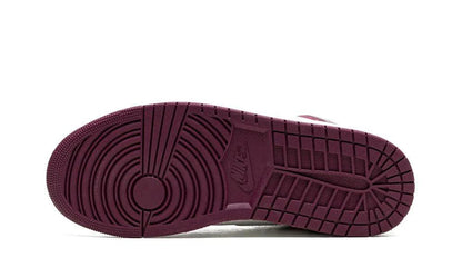 AIR JORDAN 1 RETRO HIGH OG "Bordeaux"