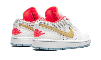 WMNS AIR JORDAN 1 LOW SE "White / Sesame / Flash Crimson"