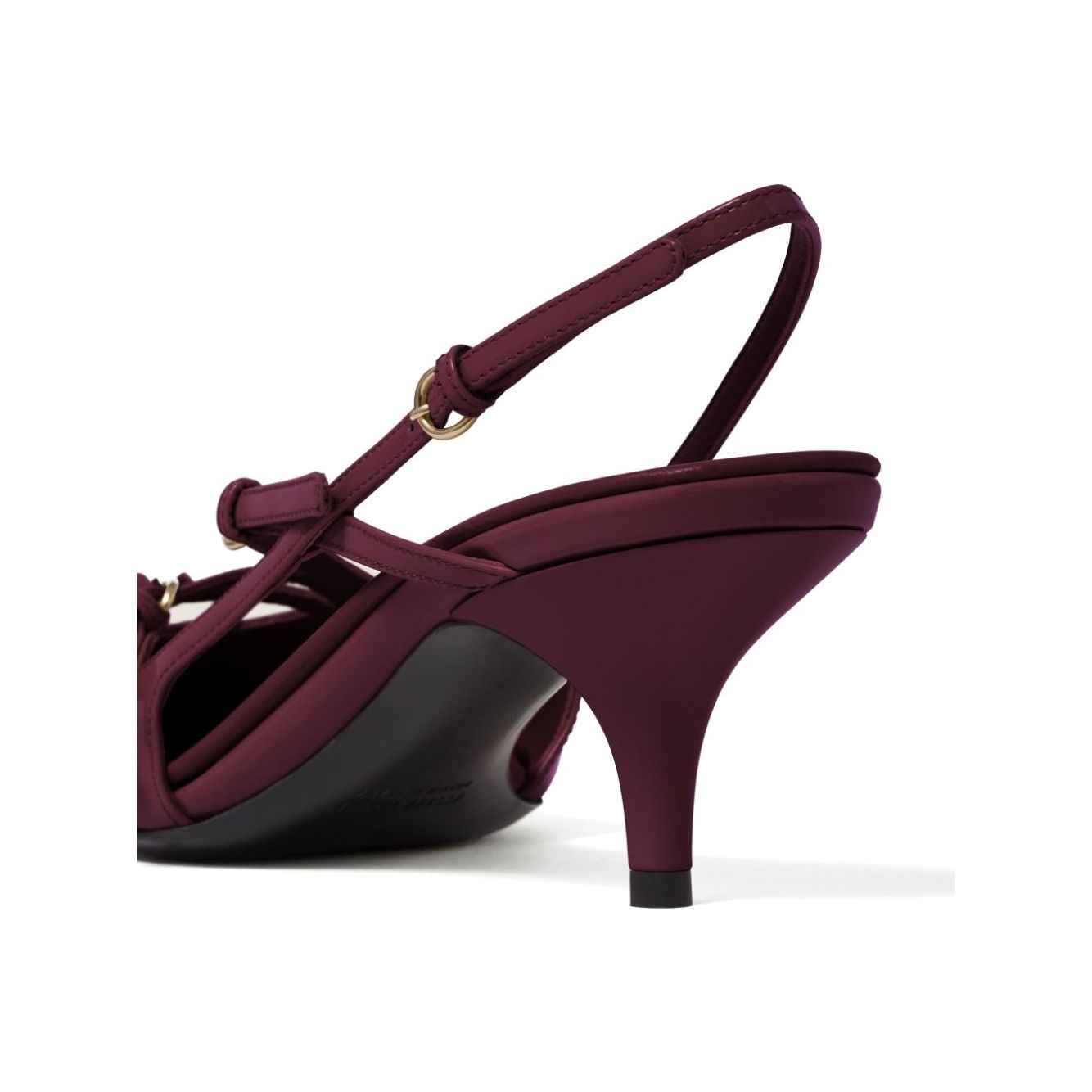 Escarpins Miu Miu à boucle - Vogue Maroc – Boutique digitale de mode de luxe