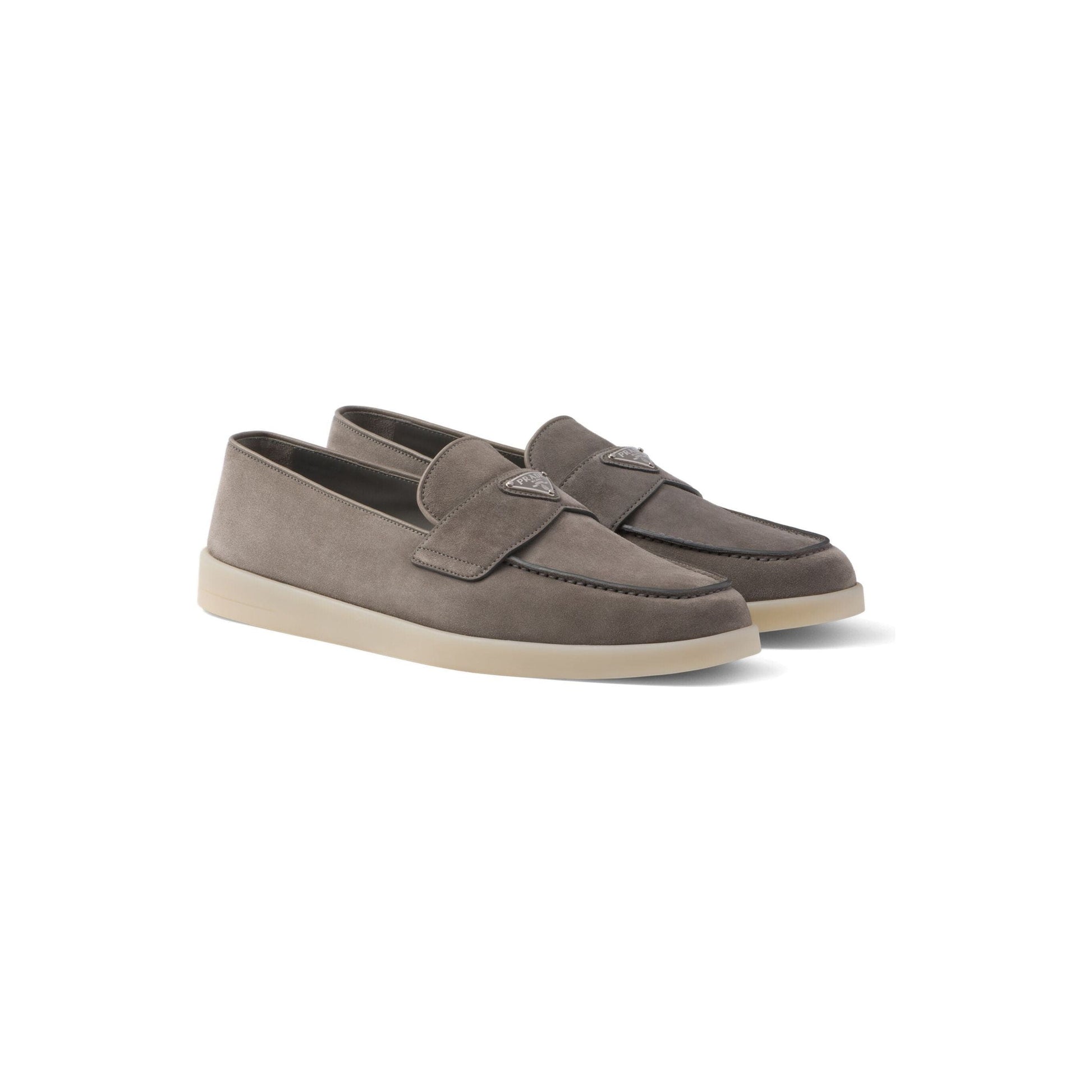 Prada - mocassins à plaque logo - Gris - Vogue Maroc – Boutique digitale de mode de luxe
