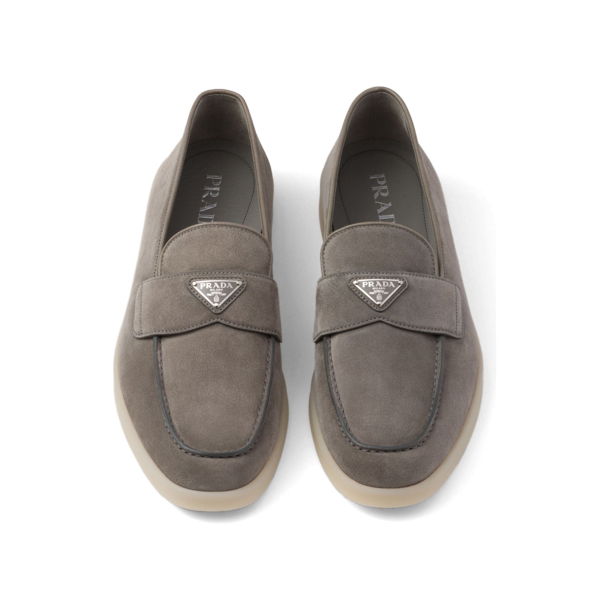 Prada - mocassins à plaque logo - Gris - Vogue Maroc – Boutique digitale de mode de luxe