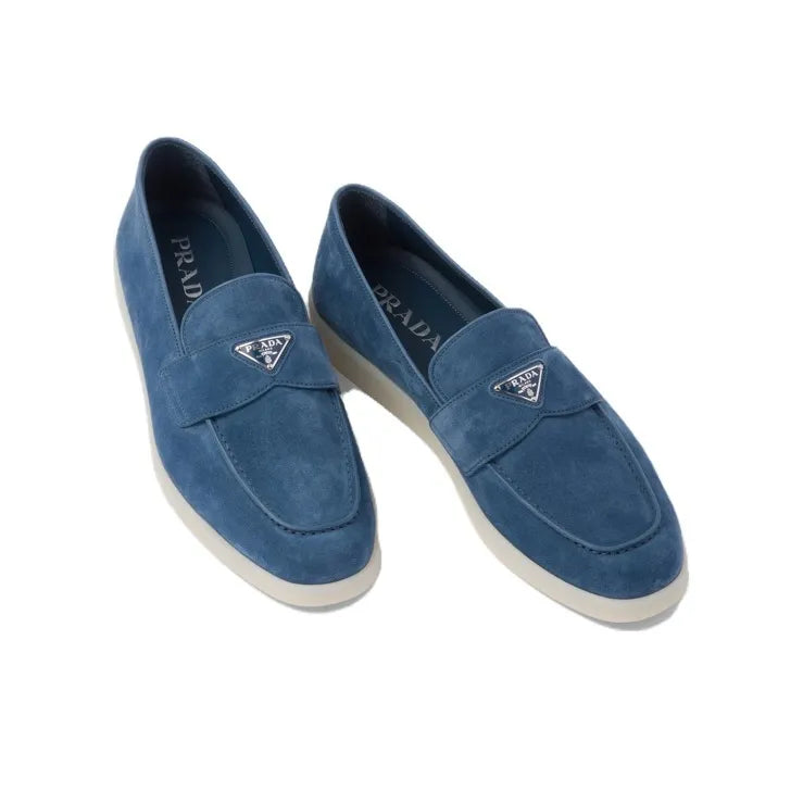 Prada - mocassins à plaque logo - Bleu - Vogue Maroc – Boutique digitale de mode de luxe