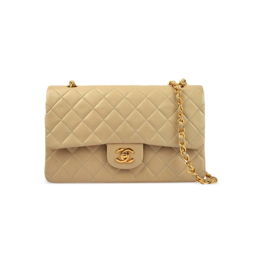 Sac Chanel - porté épaule Double Flap - Vogue Maroc – Boutique digitale de mode de luxe