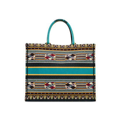 Sac Christian Dior - Book Tote - Vogue Maroc – Boutique digitale de mode de luxe