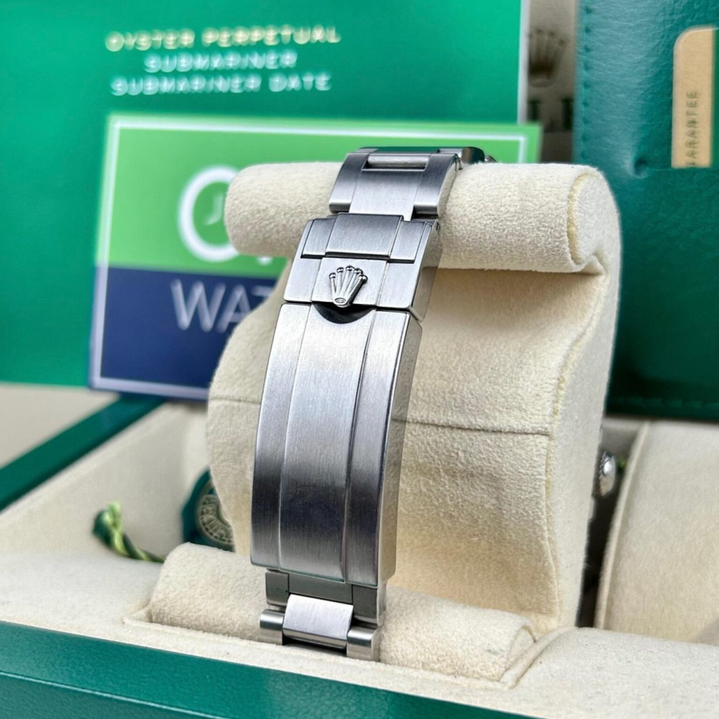 Rolex Submariner Date –  ‘Hulk’ –