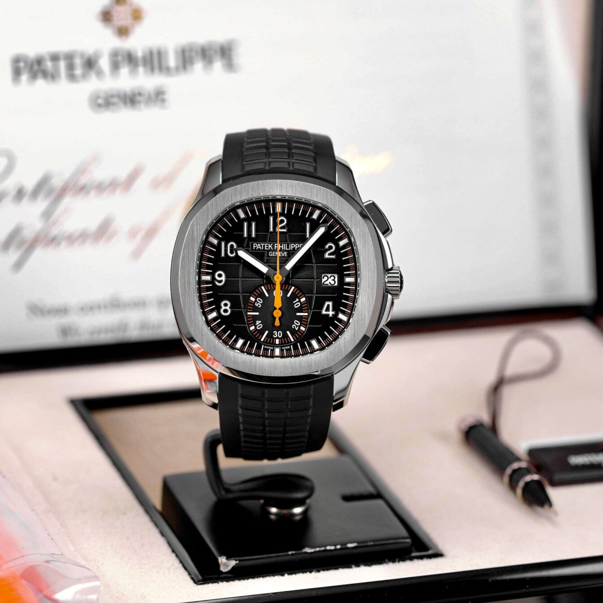 Patek Philippe - AQUANAUT NOIR