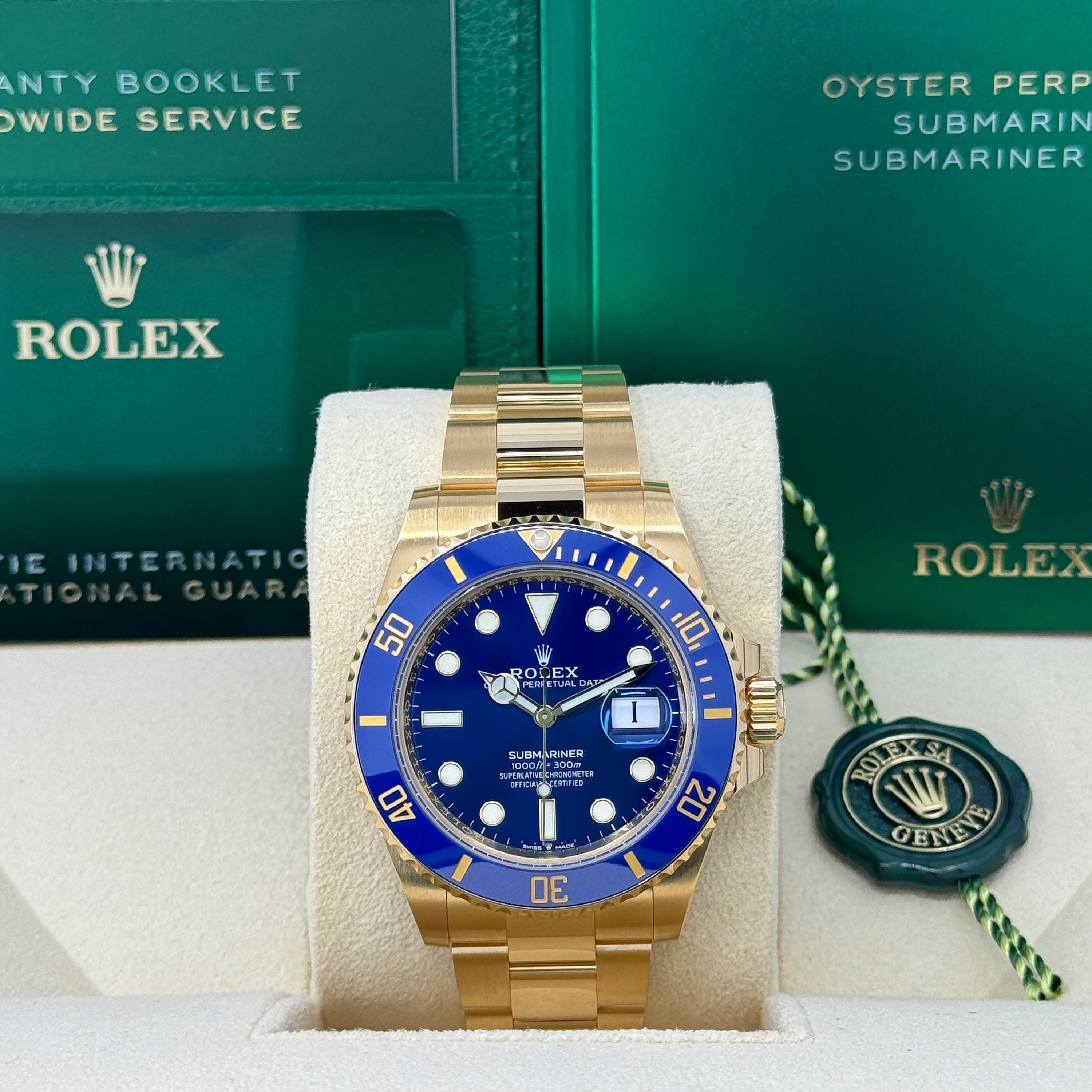 Rolex Submariner Date, 18k Yellow Gold