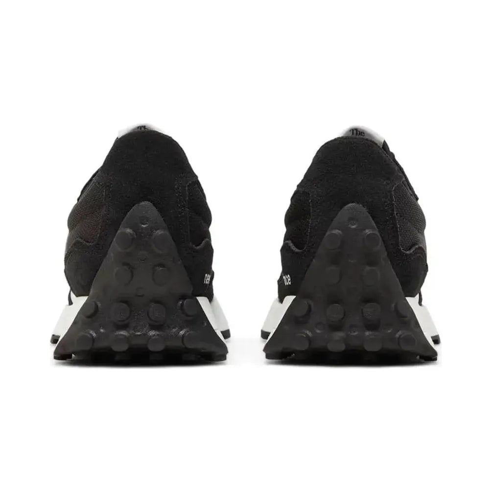 New Balance 327 "Black And White" - Vogue Maroc – Boutique digitale de mode de luxe