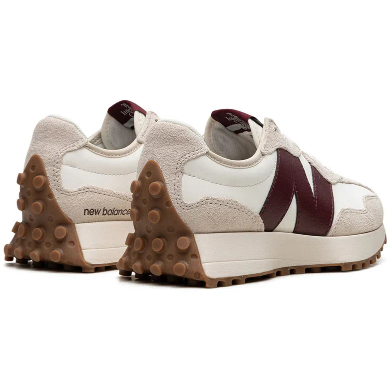 New Balance 327 "Monnbeam Classic Burgundy" - Vogue Maroc – Boutique digitale de mode de luxe