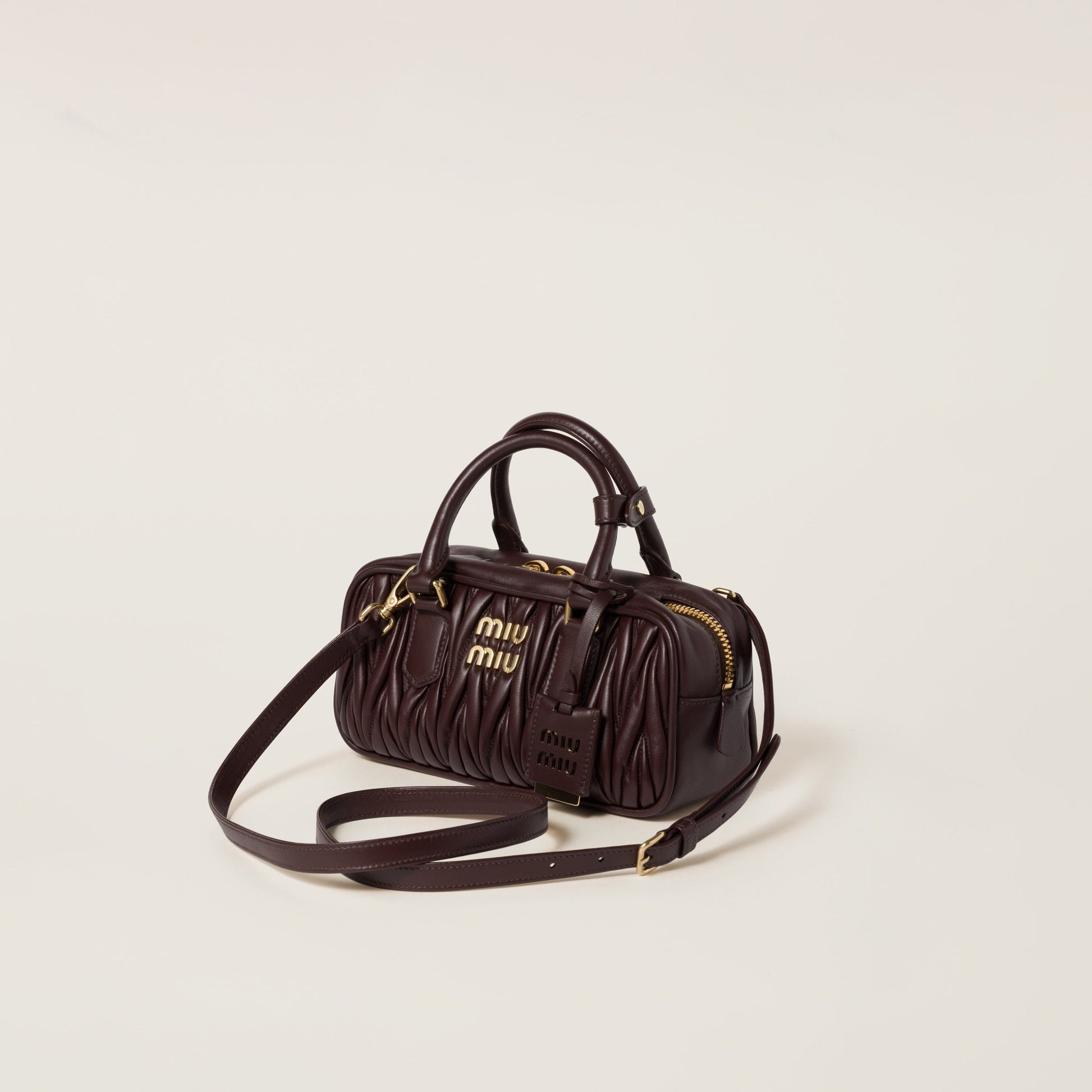 Sac Miu Miu Arcadie en cuir nappa matelassé - Vogue Maroc – Boutique digitale de mode de luxe