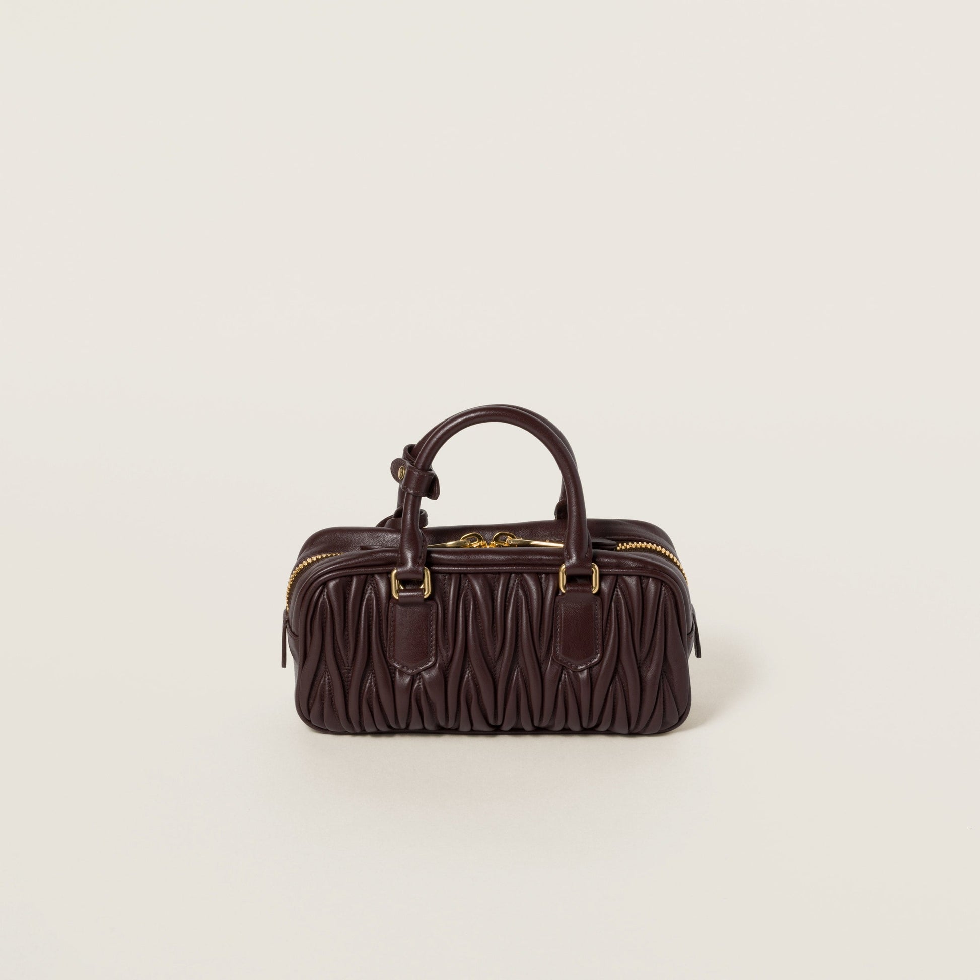 Sac Miu Miu Arcadie en cuir nappa matelassé - Vogue Maroc – Boutique digitale de mode de luxe