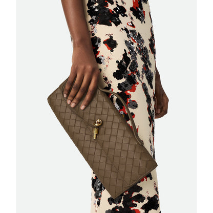 Sac Bottega - Clutch Andiamo - Marron - Vogue Maroc – Boutique digitale de mode de luxe
