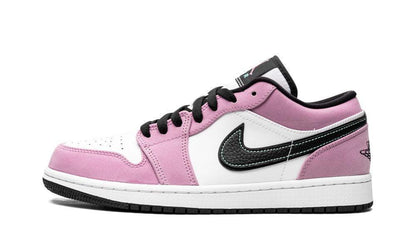Air Jordan 1 Low SE
"Violet Shock"
