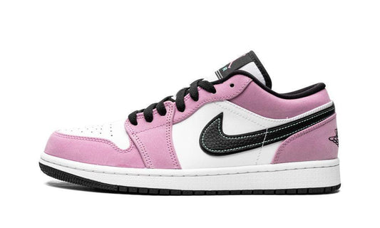 Air Jordan 1 Low SE
"Violet Shock"